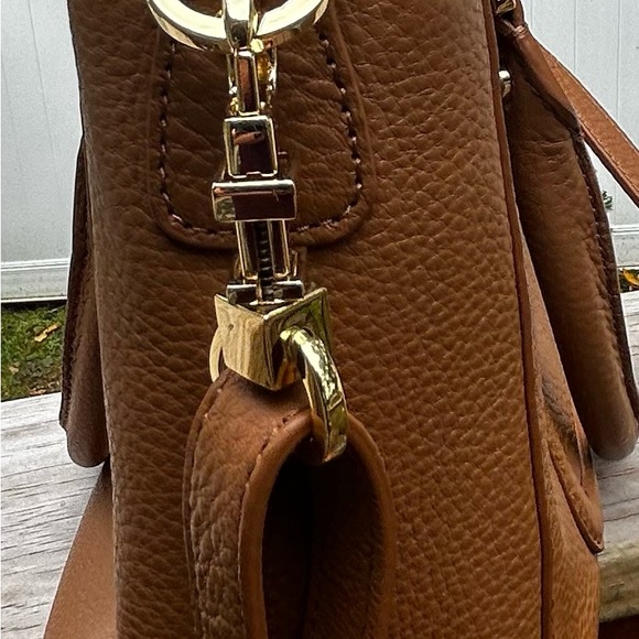 Tory Burch satchel. - Picture 3 of 16